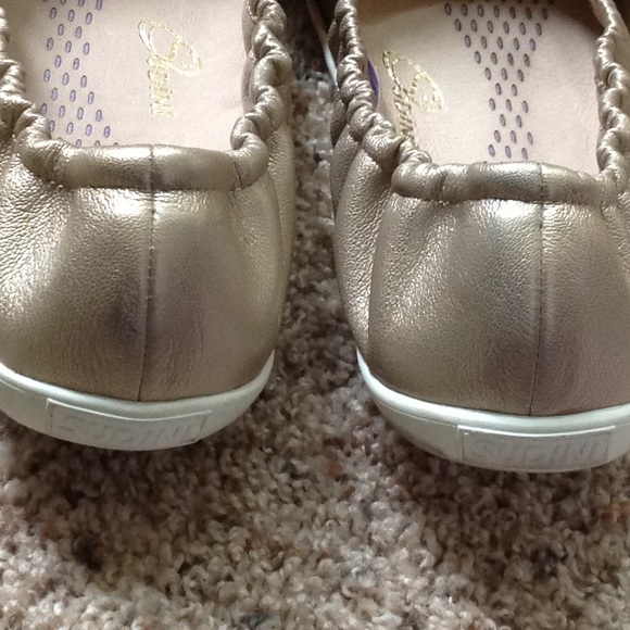 Sudini metallic gold flats - Picture 3 of 5